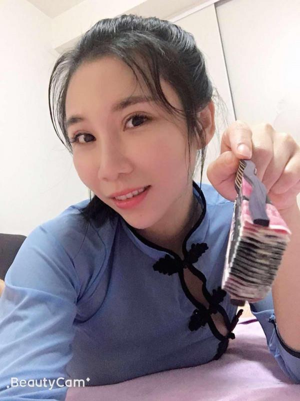 旗袍少妇小蜜蜂 第2张