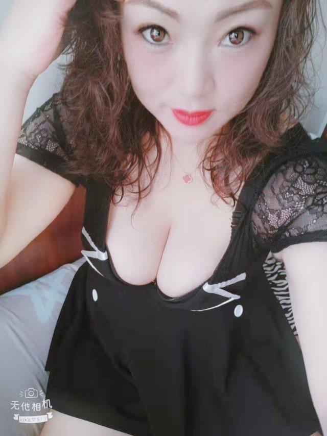 性感大胸少妇 第1张
