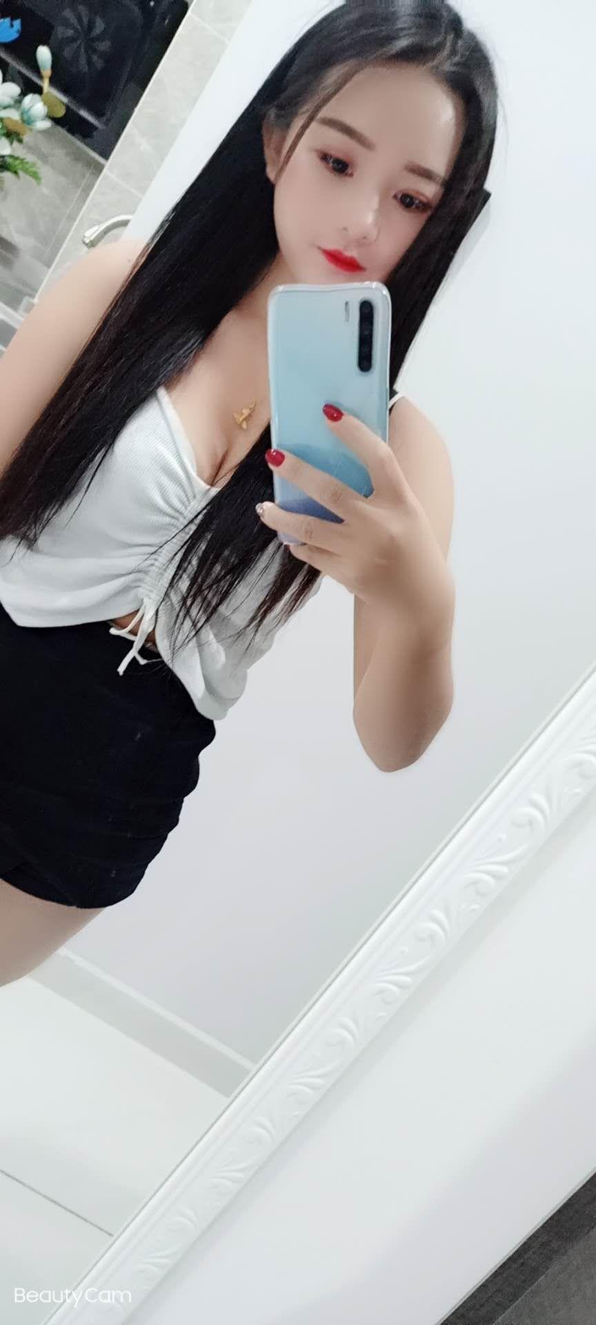 有地方的小姐姐 第1张