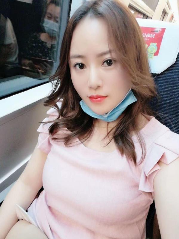 一个娇小大胸小花 第1张