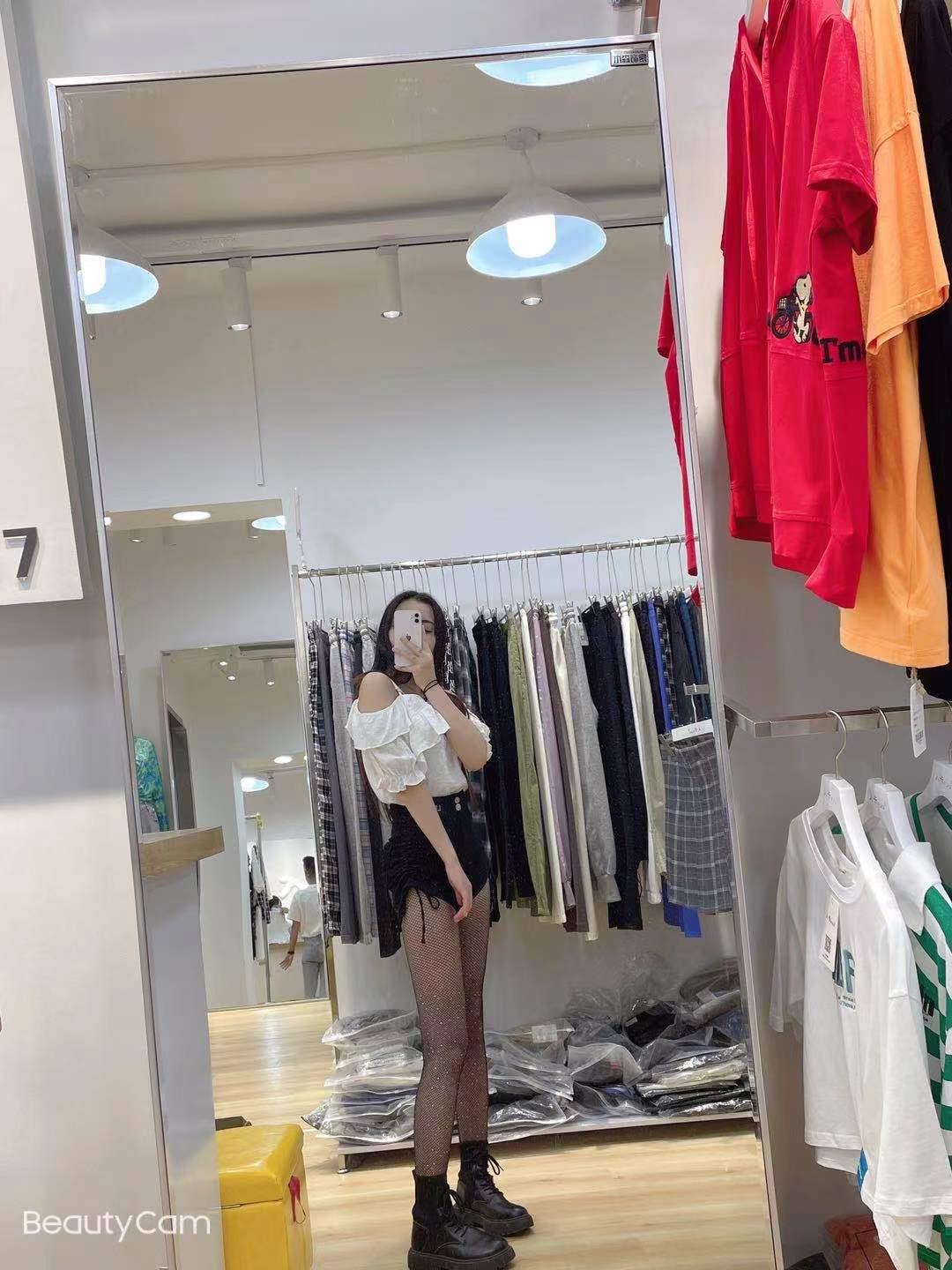 18岁巨乳妹子，服务也不错 第2张