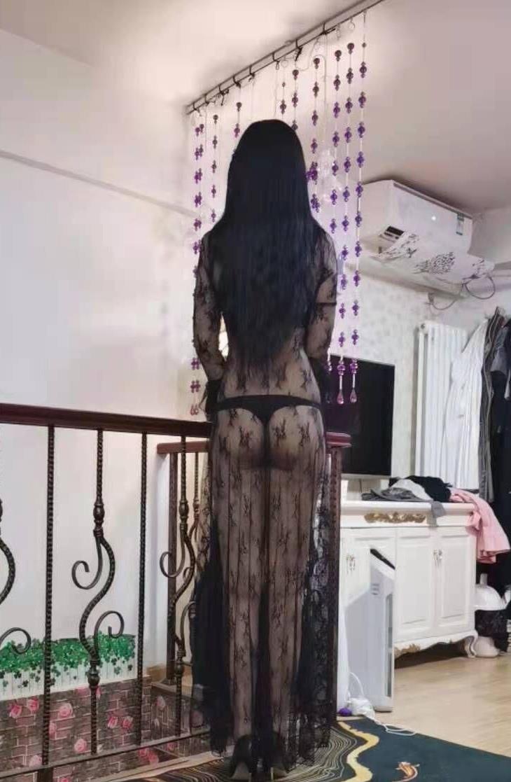 十八里店翘臀大长腿 第1张