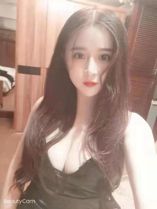 二刷服务系大胸妹子 第1张