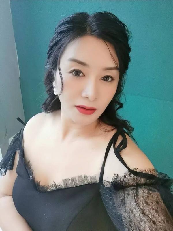 思明胸大丰满型少妇 第1张
