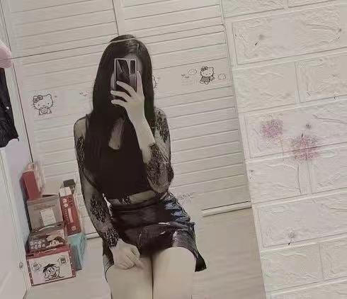 高新区小美女，BB很干净，水很多床单都湿了 第2张