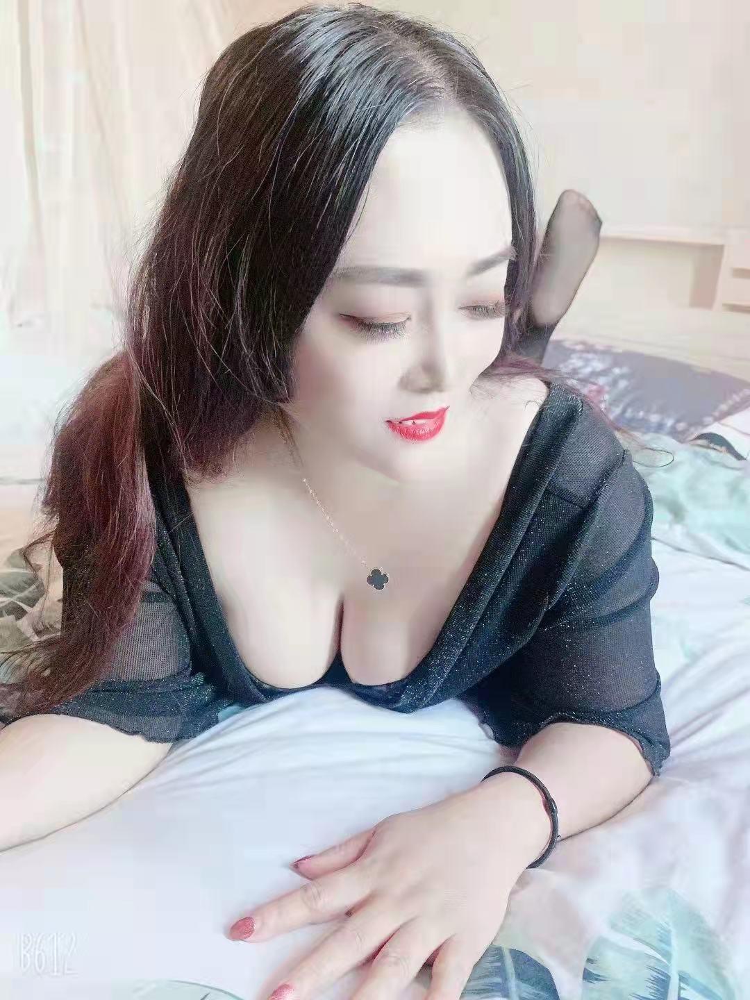 极品百子湾御姐，紫萱胸大水多 第2张