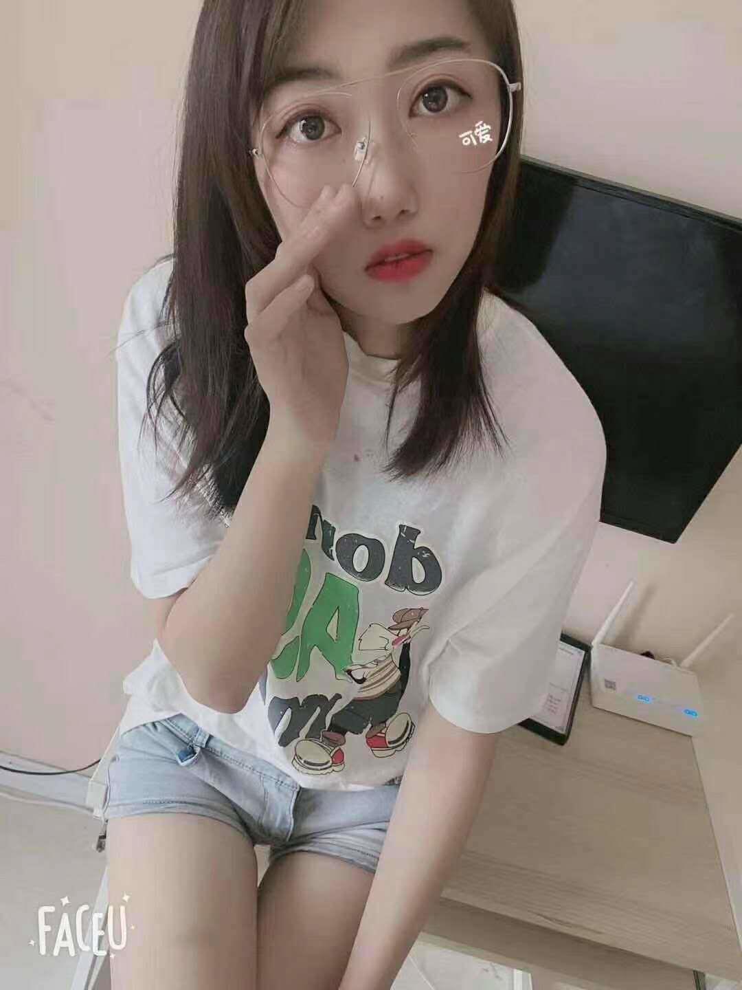 市内寻欢，年轻妹子 第1张