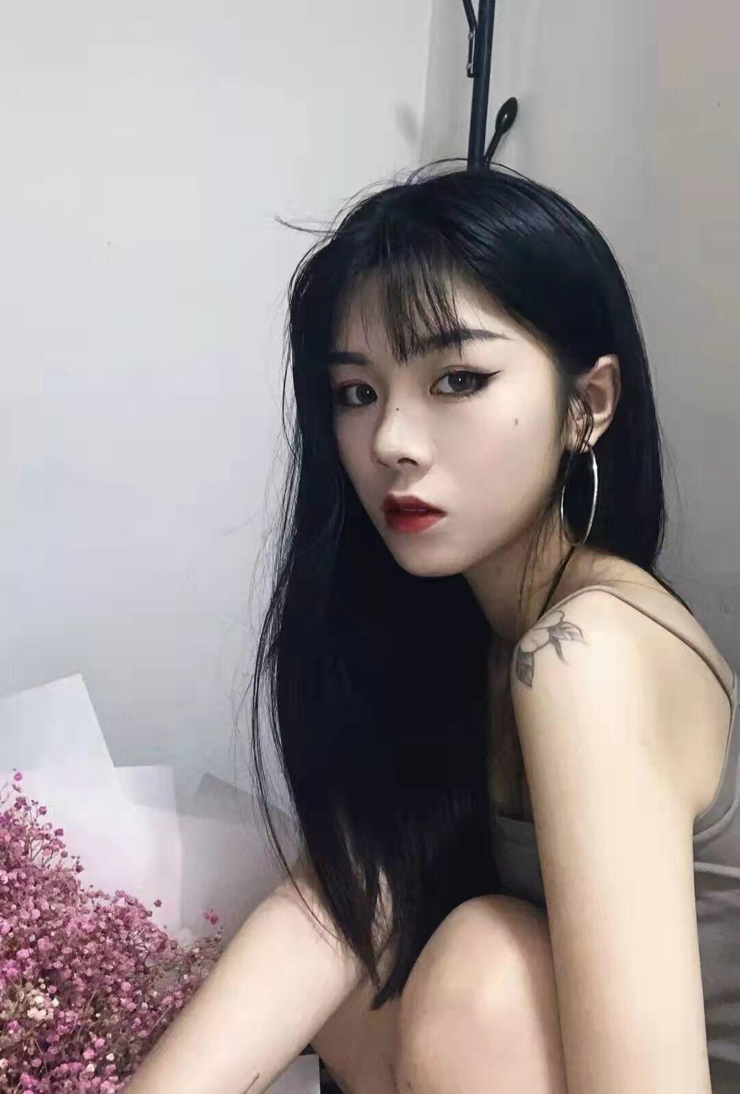 面容姣好的冷美人，让人很有征服感 第1张