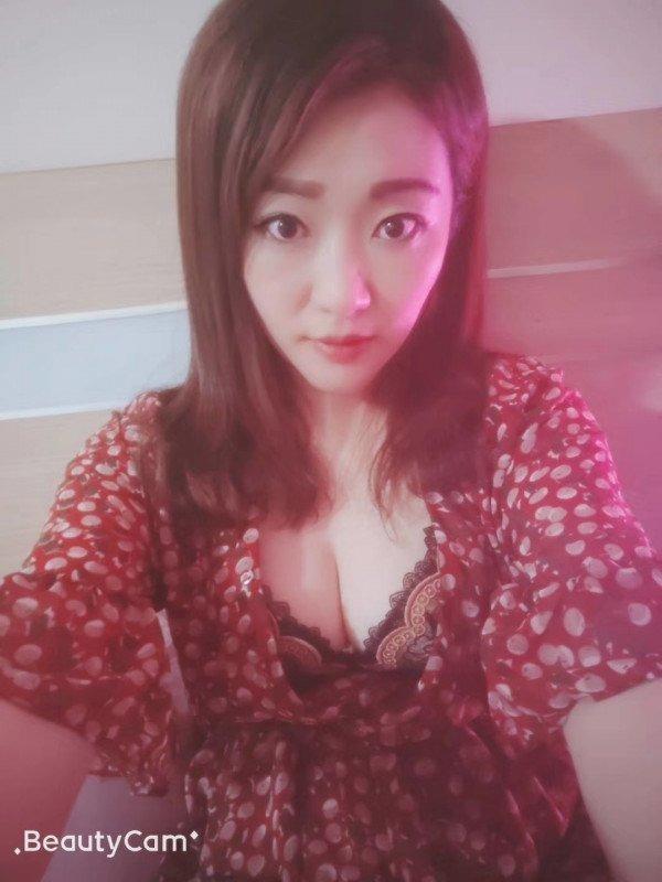 青岛丝袜制服高跟妹子 第2张
