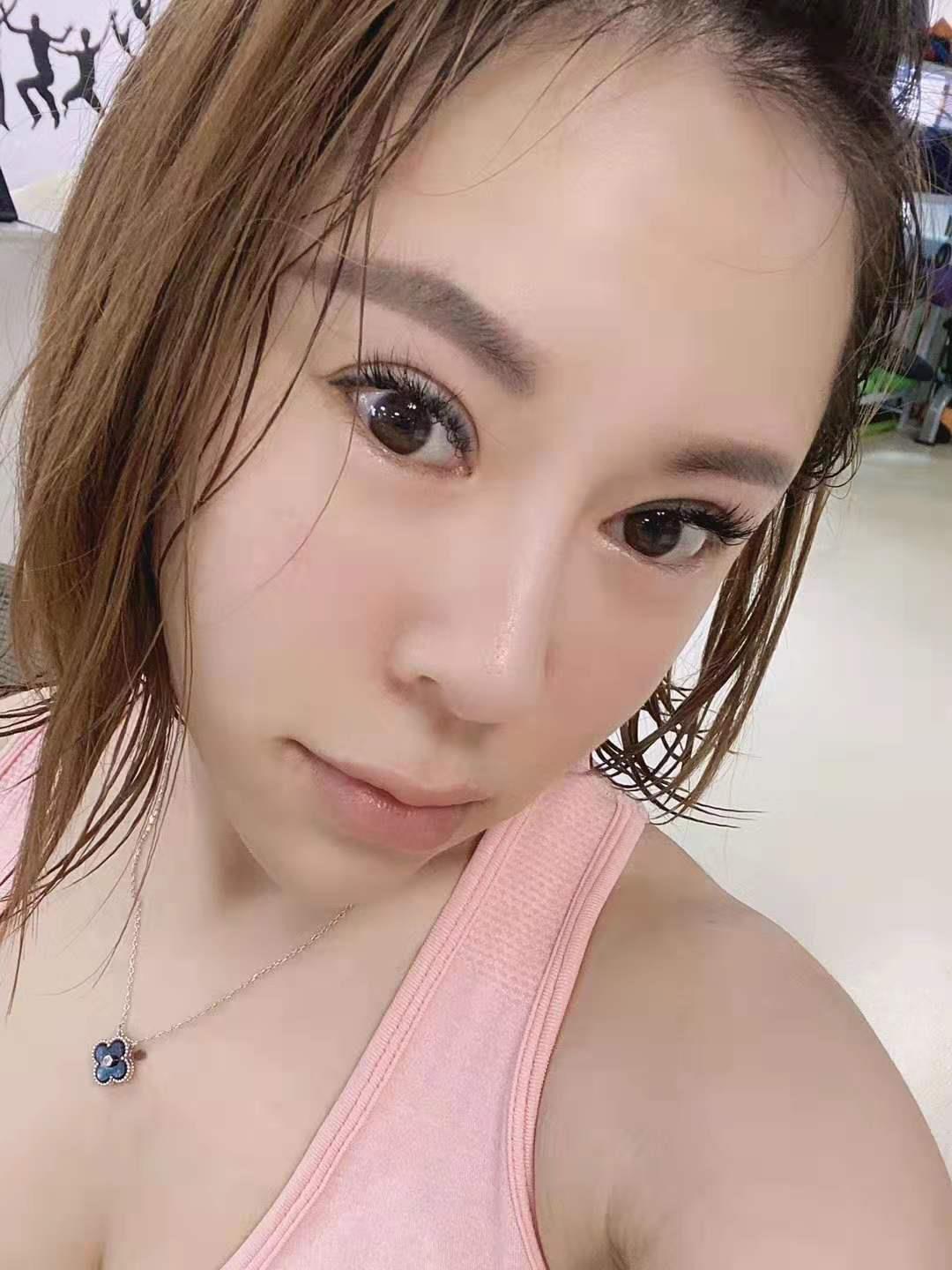 南山大新地铁站小燕子老师，人美腰细 第1张